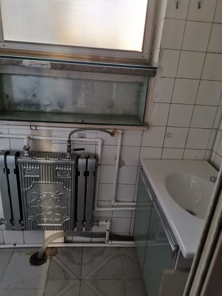 繽紛上街附近的一樓出租，家具家電齊全