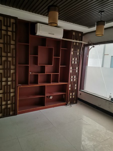 7天連鎖酒店樓下的臨街門市房出租，水電暖齊全