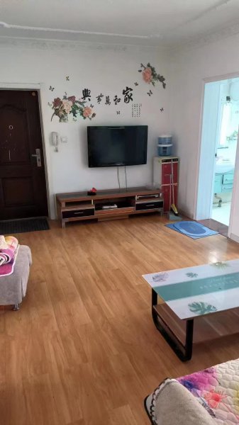 出租燕南街住人一樓118.11平3室家具家電齊全，月租900